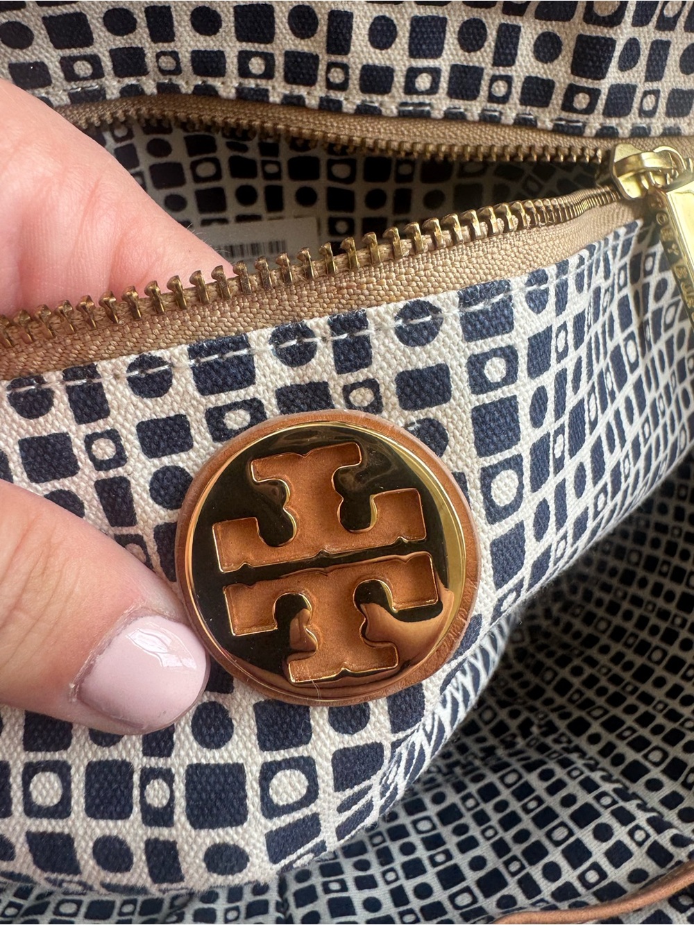 Tory Burch Handwoven Nora Bucket Tote in Red and Pink - Picture 15 of 16